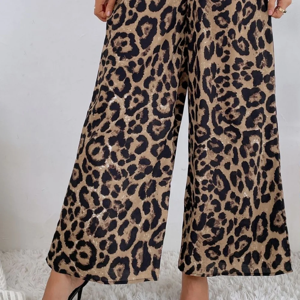 Leopard Print Wide-Leg Pants - Picture 3 of 7